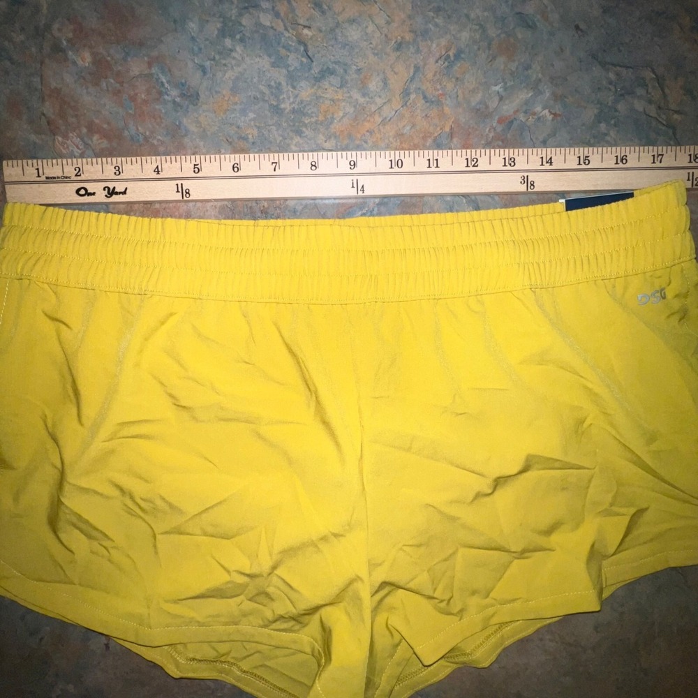 DSG Womens Large Mid Rise Stride Run Short, Grounded Yellow - Picture 3 of 8